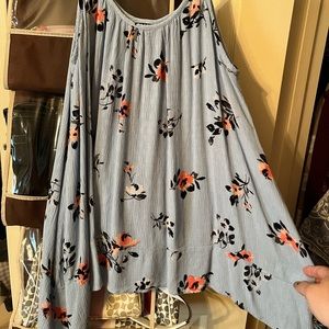 Torrid flowy tank size 2